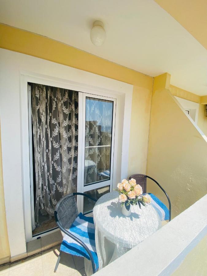 Miomir Perazic Apartments Petrovac Ngoại thất bức ảnh