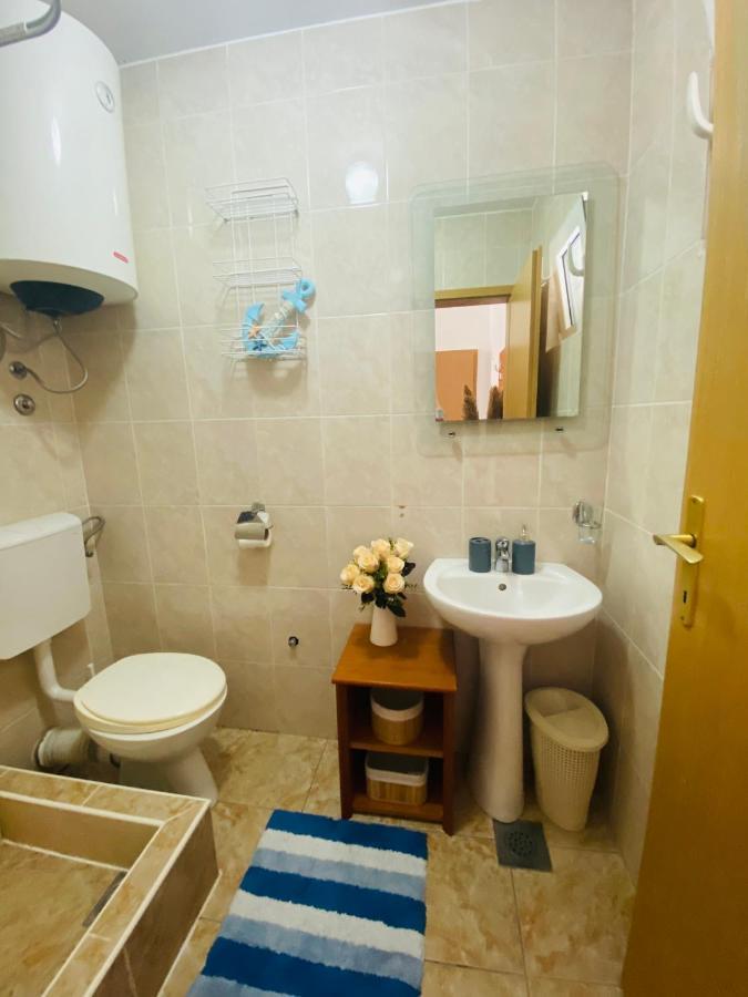 Miomir Perazic Apartments Petrovac Ngoại thất bức ảnh