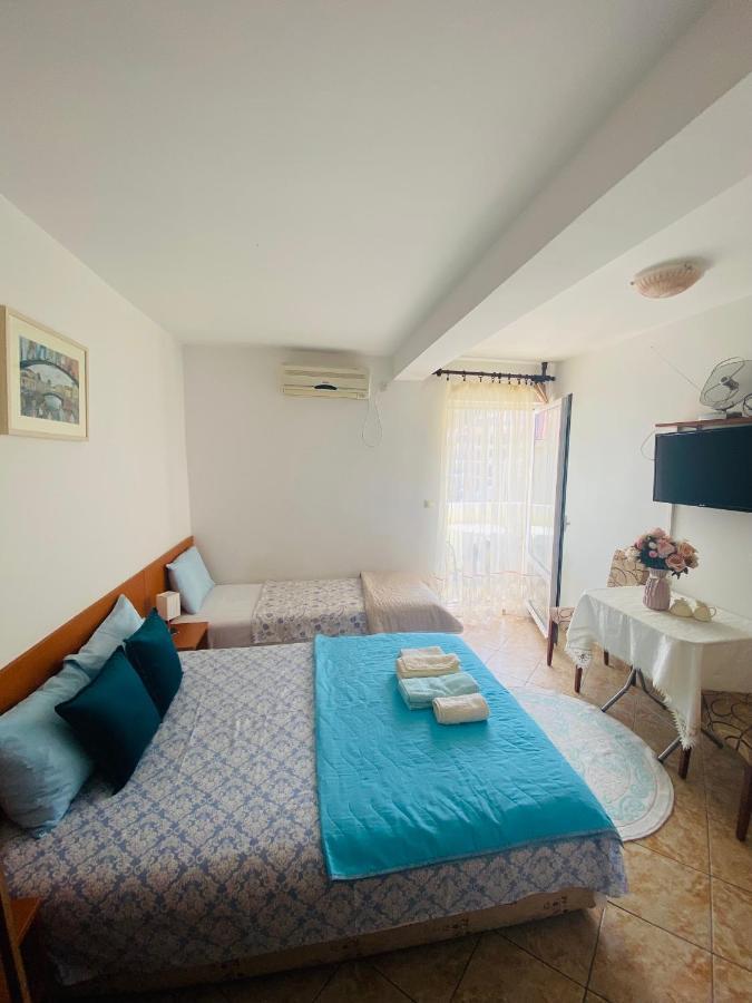 Miomir Perazic Apartments Petrovac Ngoại thất bức ảnh
