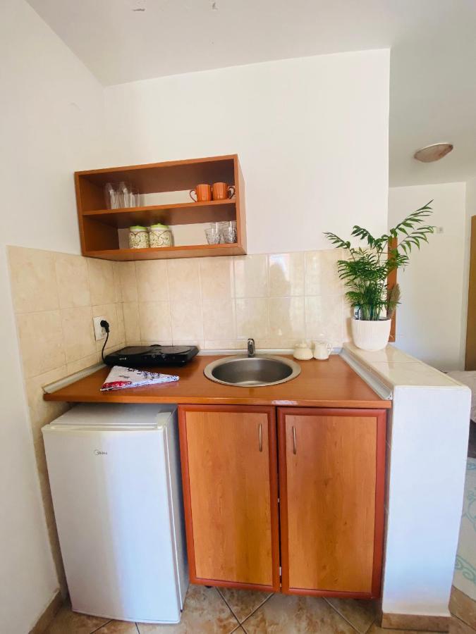 Miomir Perazic Apartments Petrovac Ngoại thất bức ảnh