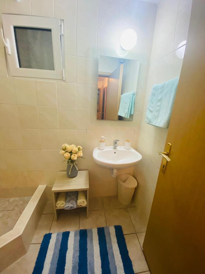 Miomir Perazic Apartments Petrovac Ngoại thất bức ảnh