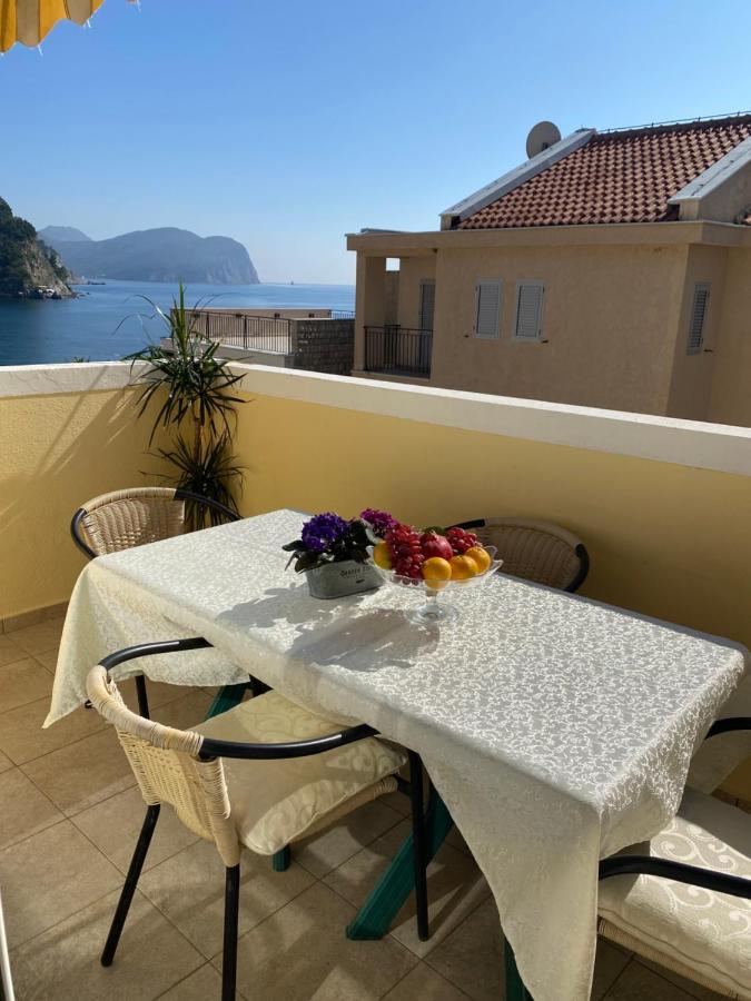 Miomir Perazic Apartments Petrovac Ngoại thất bức ảnh