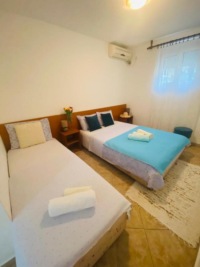 Miomir Perazic Apartments Petrovac Ngoại thất bức ảnh