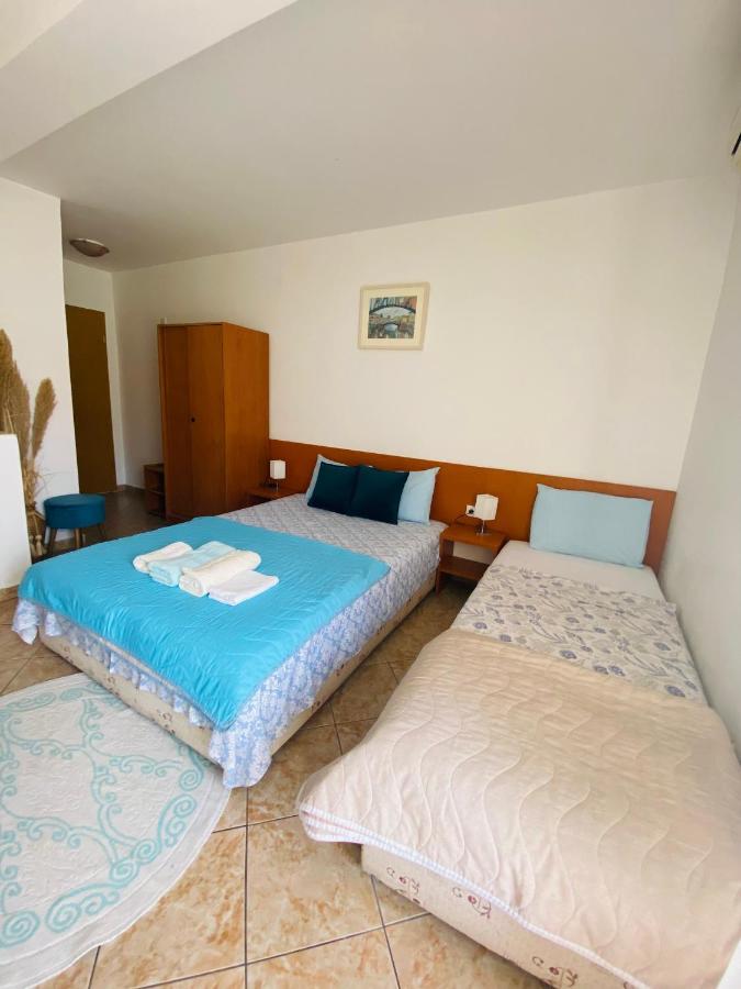 Miomir Perazic Apartments Petrovac Ngoại thất bức ảnh