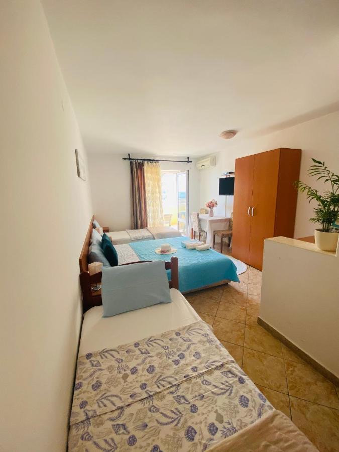 Miomir Perazic Apartments Petrovac Ngoại thất bức ảnh