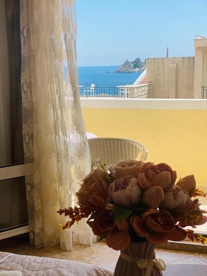 Miomir Perazic Apartments Petrovac Ngoại thất bức ảnh