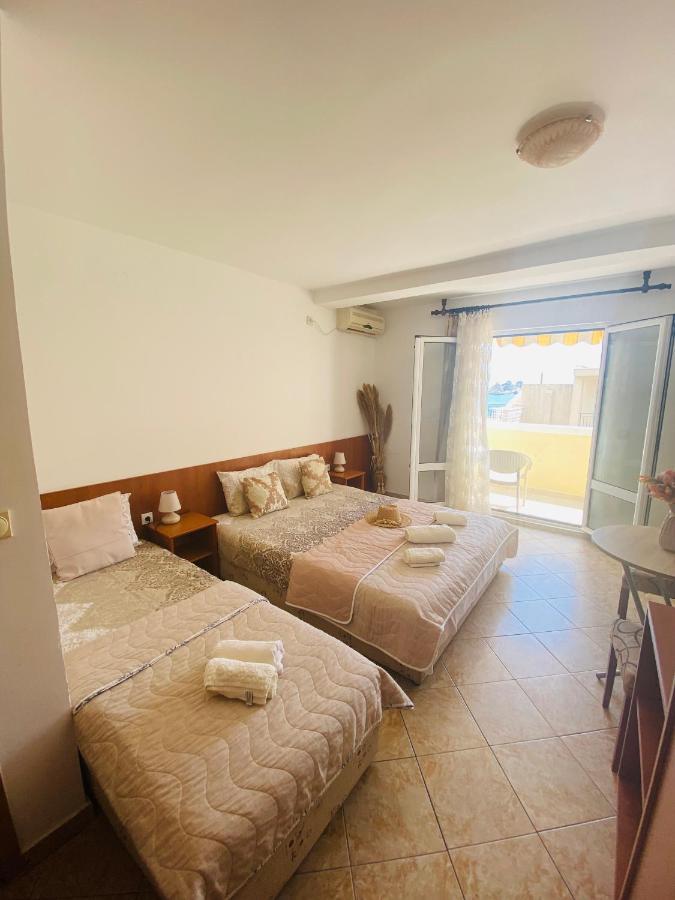 Miomir Perazic Apartments Petrovac Ngoại thất bức ảnh