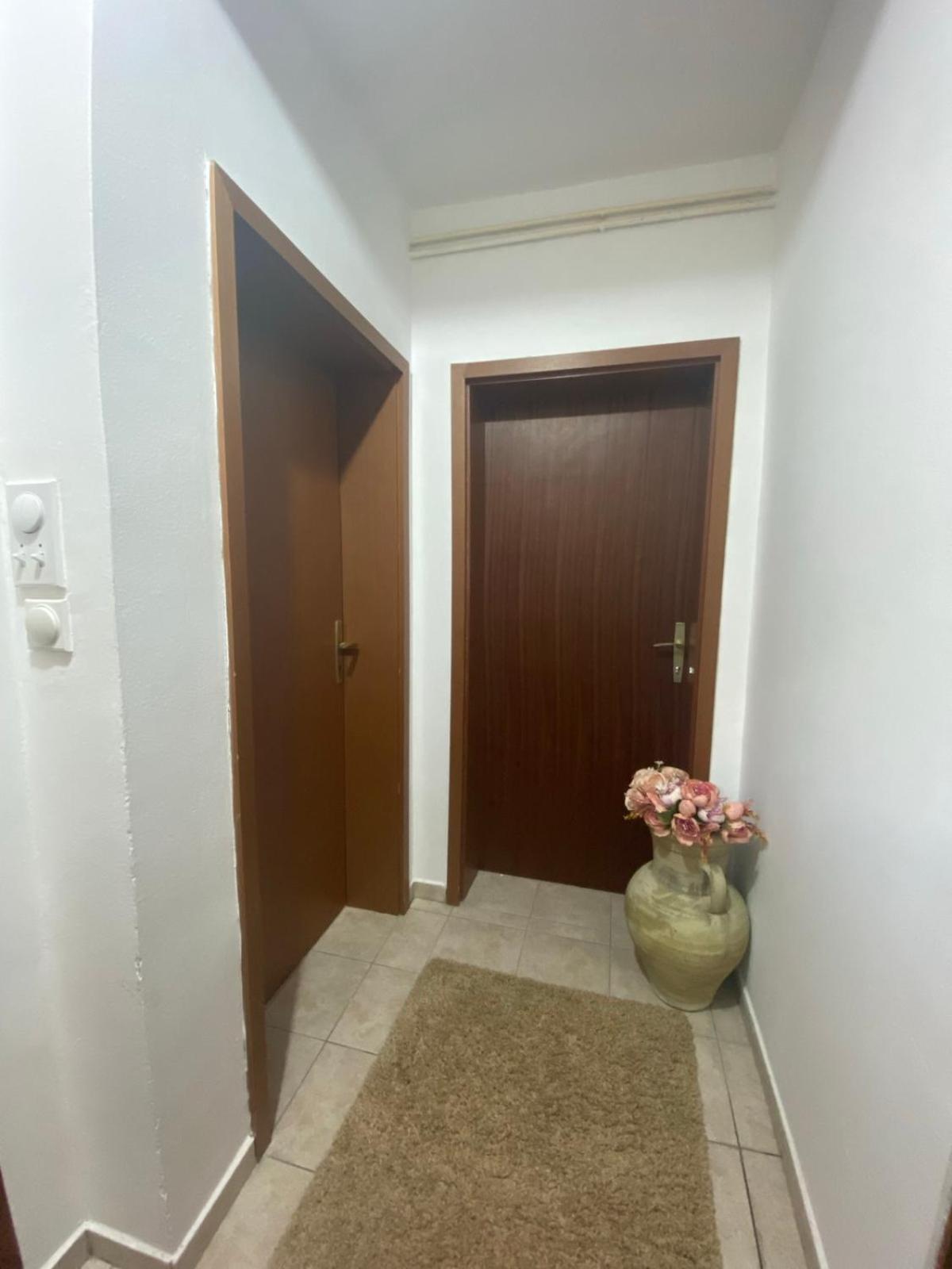 Miomir Perazic Apartments Petrovac Ngoại thất bức ảnh
