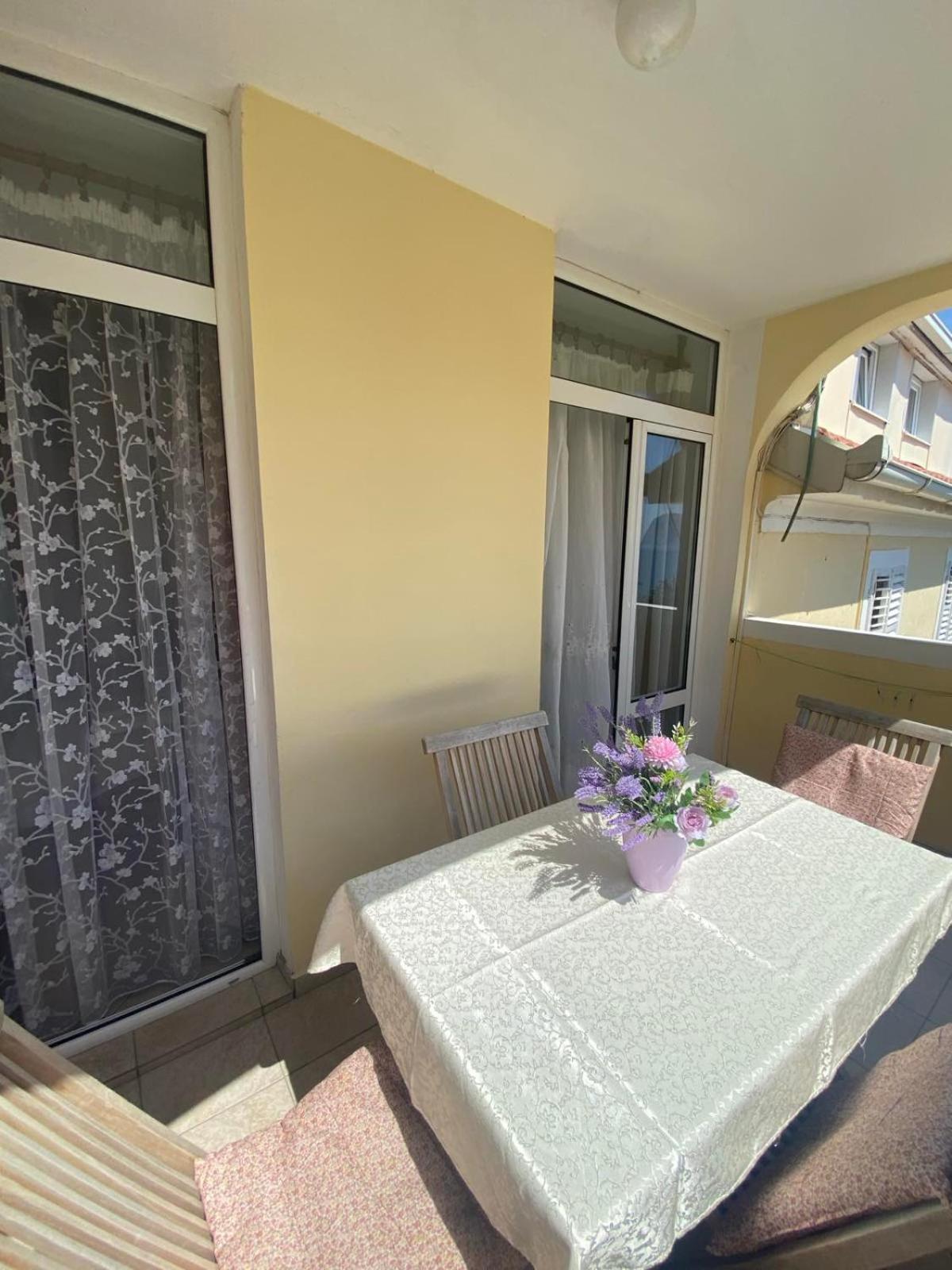 Miomir Perazic Apartments Petrovac Ngoại thất bức ảnh