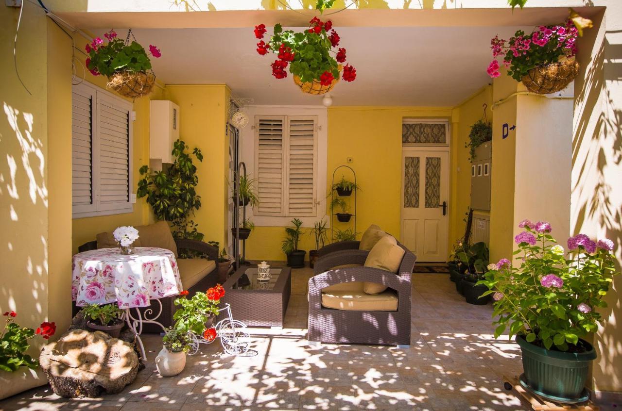Miomir Perazic Apartments Petrovac Ngoại thất bức ảnh