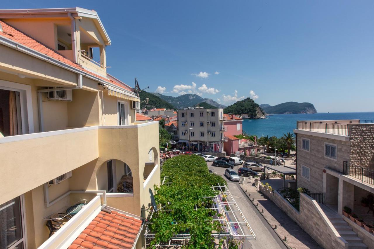 Miomir Perazic Apartments Petrovac Ngoại thất bức ảnh